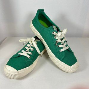 Cariuma OCA Low Green Canvas Sneakers (Size: 8.5 WOMENS) (Size: 7 MENS)
